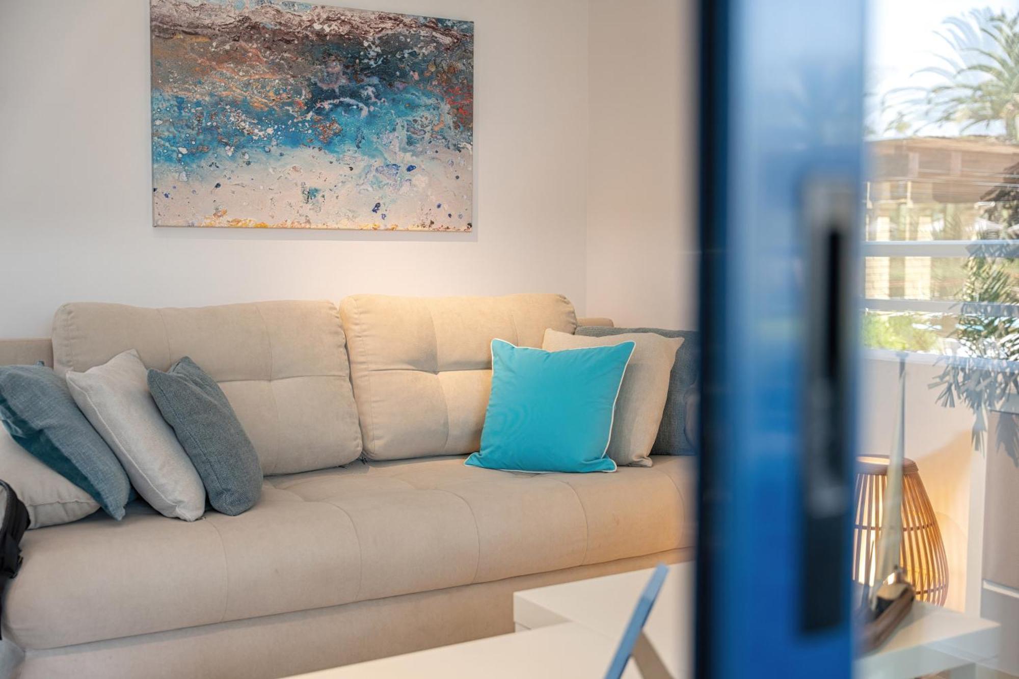 Blue & White Velvet 20M From The Beach Danilia ภายนอก รูปภาพ
