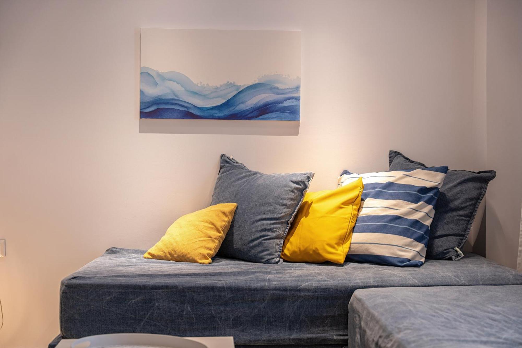 Blue & White Velvet 20M From The Beach Danilia ภายนอก รูปภาพ
