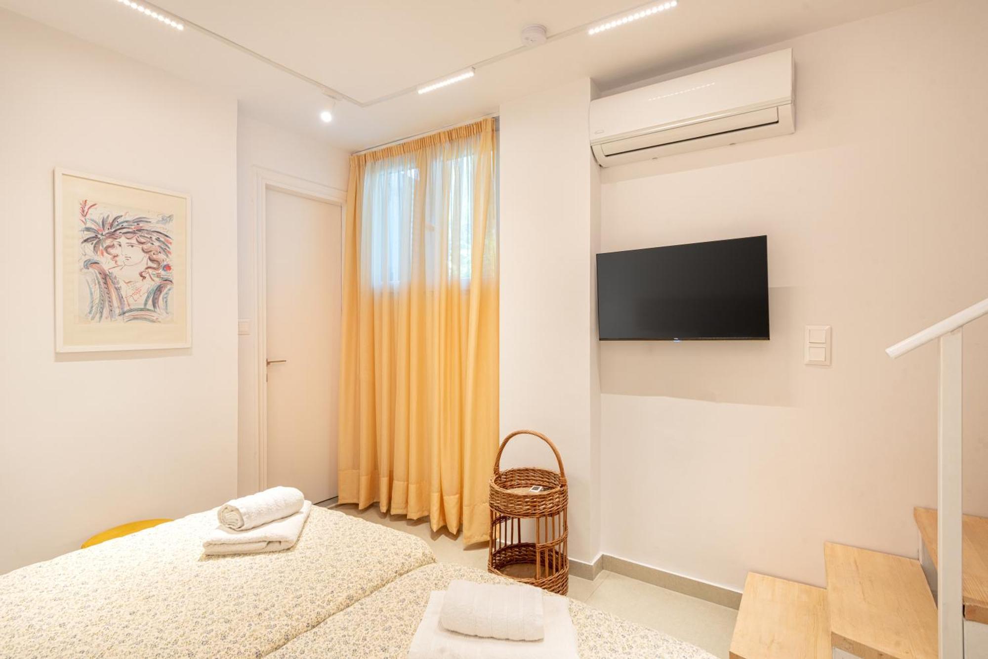 Blue & White Velvet 20M From The Beach Danilia ภายนอก รูปภาพ