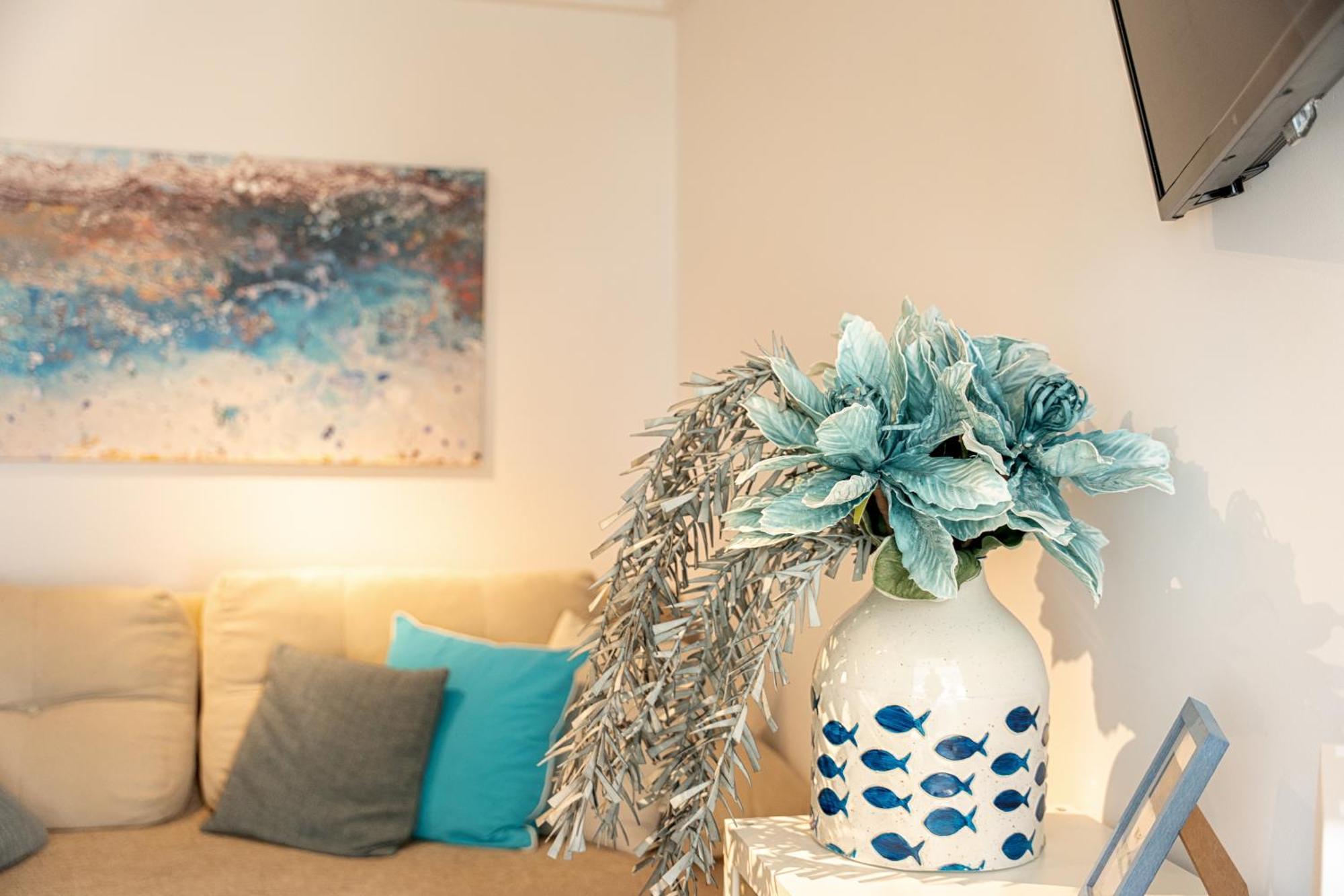 Blue & White Velvet 20M From The Beach Danilia ภายนอก รูปภาพ
